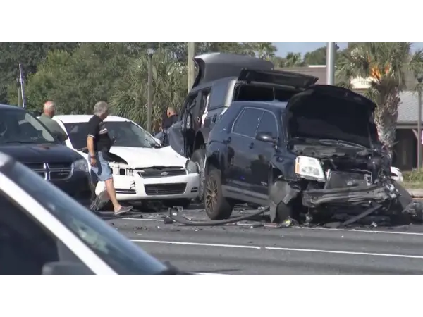 2025 Ford Bronco-дың беріліске арналған берілу сәтсіздігі: of-Road-of-Road-of-racter inlover Sparks қауымдастық дабылы