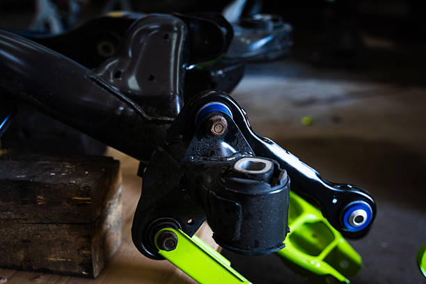 Микрожарықтардан сәтсіздікке дейін: қайталанатын суспензия жүктемелері резеңке төлкелерді қалай бұзады